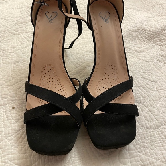 Windsor black criss cross platform stiletto - Picture 3 of 8